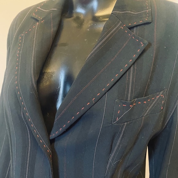 Pin stripe tailored jacket with red details - Picture 4 of 12